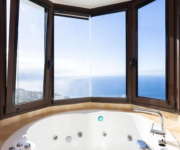 Canela & Bespoke Experiences *