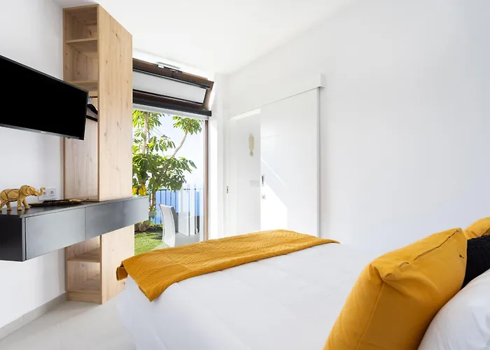 Canela & Bespoke Experiences * Sauzal