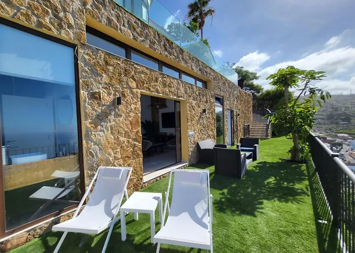 Canela & Bespoke Experiences * Sauzal